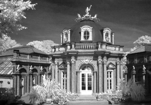 B23 Der Sonnentempel in der Eremitage